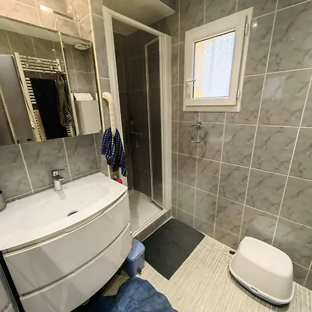T3 Climatisee Pour 6 Pers Avec Terrasses, A 400m De La - Fr-1-607-186 Agde