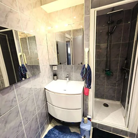 Prázdninový dům T3 Climatisee Pour 6 Pers Avec Terrasses, A 400m De La - Fr-1-607-186